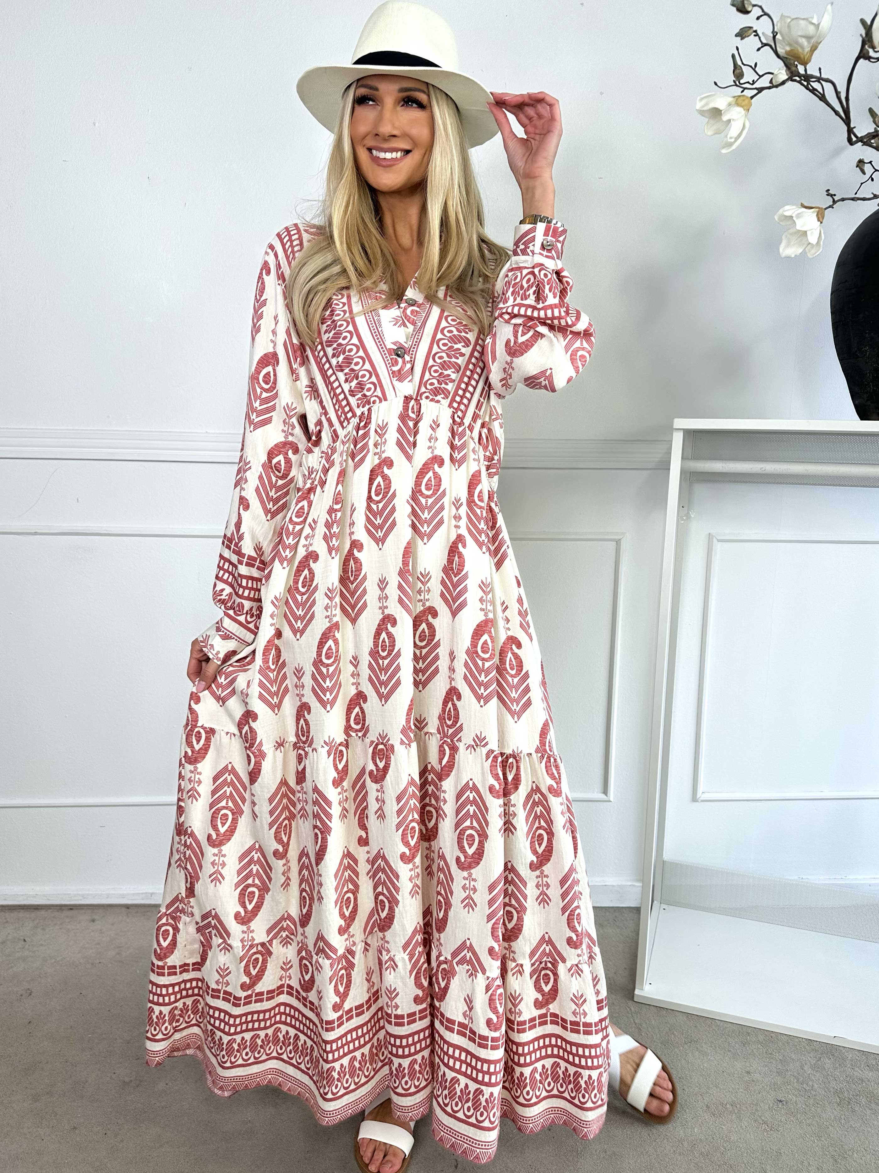 Raina - Lång mönstrad klänning i viskos